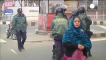 Bangladeş seçimde, muhalefet boykotta