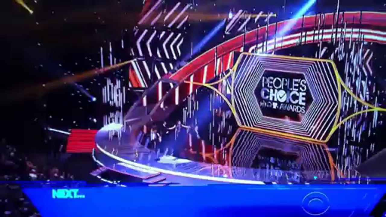 Chris Colfer wins PCA best comedic actor 2014