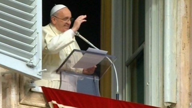 Pope announces May trip to Middle East