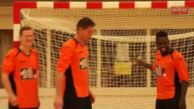 Antwerp-spelers schieten voetbal-babes uit de kleren (Real Big Fun)