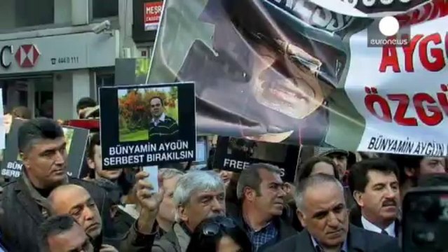 Turkish journalists rally over colleagues kidnapped in Syria
