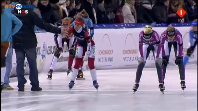 Foske Tamar van der Wal na acht jaar weer kampioene op kunstijs - RTV Noord