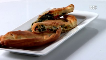 How To Make Mushroom And Spinach Calzorie - Sanjeev Kapoor's Kitchen
