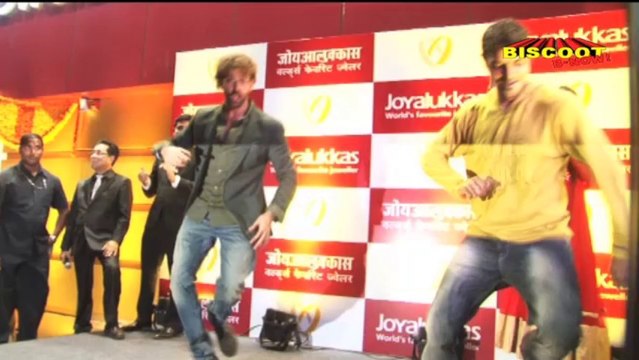 Hrithik avoids the paparazzi