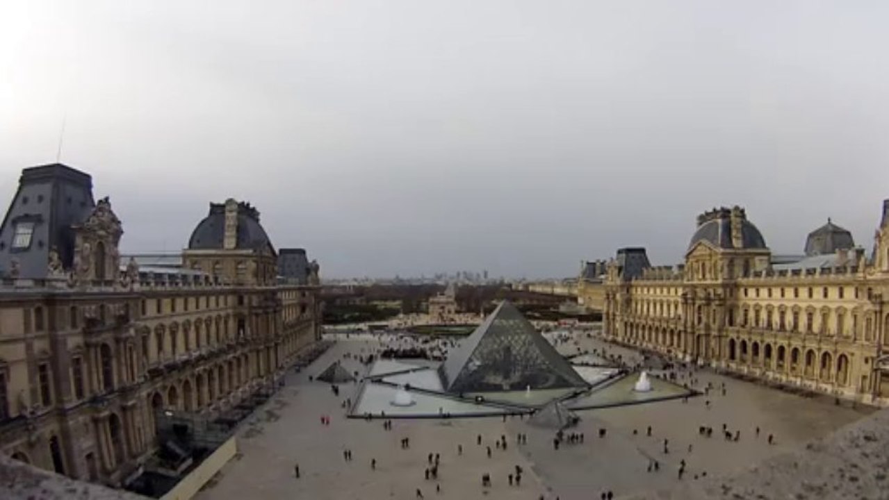 time-lapse Louvre