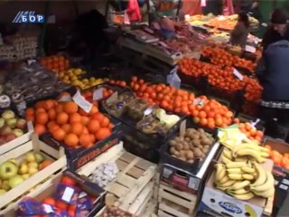 Robe u izobilju, a para sve manje, 06. januar 2014.