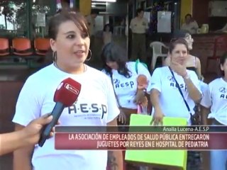 05 01 14 Lucena eEntregaron Regalos En el hospital de pediatría por reyes