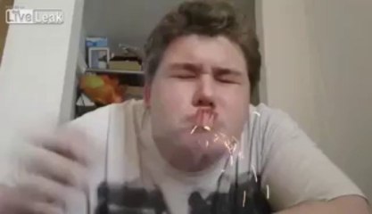 Ağzında Torpil Patlatan Çocuk