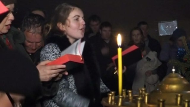 Ukrainian protesters celebrate orthodox Christmas