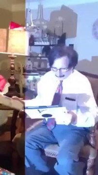 Oncle Henry devient fou en ouvrant son cadeau de NOEL : Un iPad!