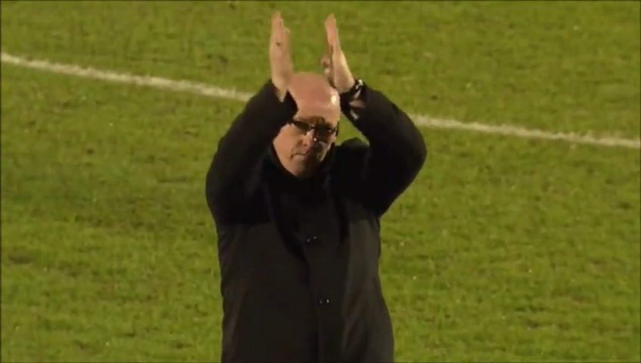Rochdale keepball and the #LUFC players at the final whistle