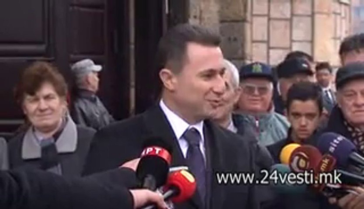IVANOV I GRUEVSKI ZA BOZIK 07 01 2013