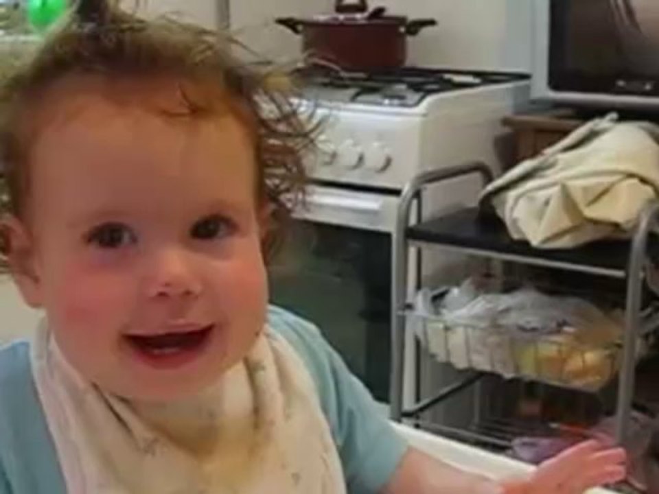 The cute sneezing of my little sister Emma !