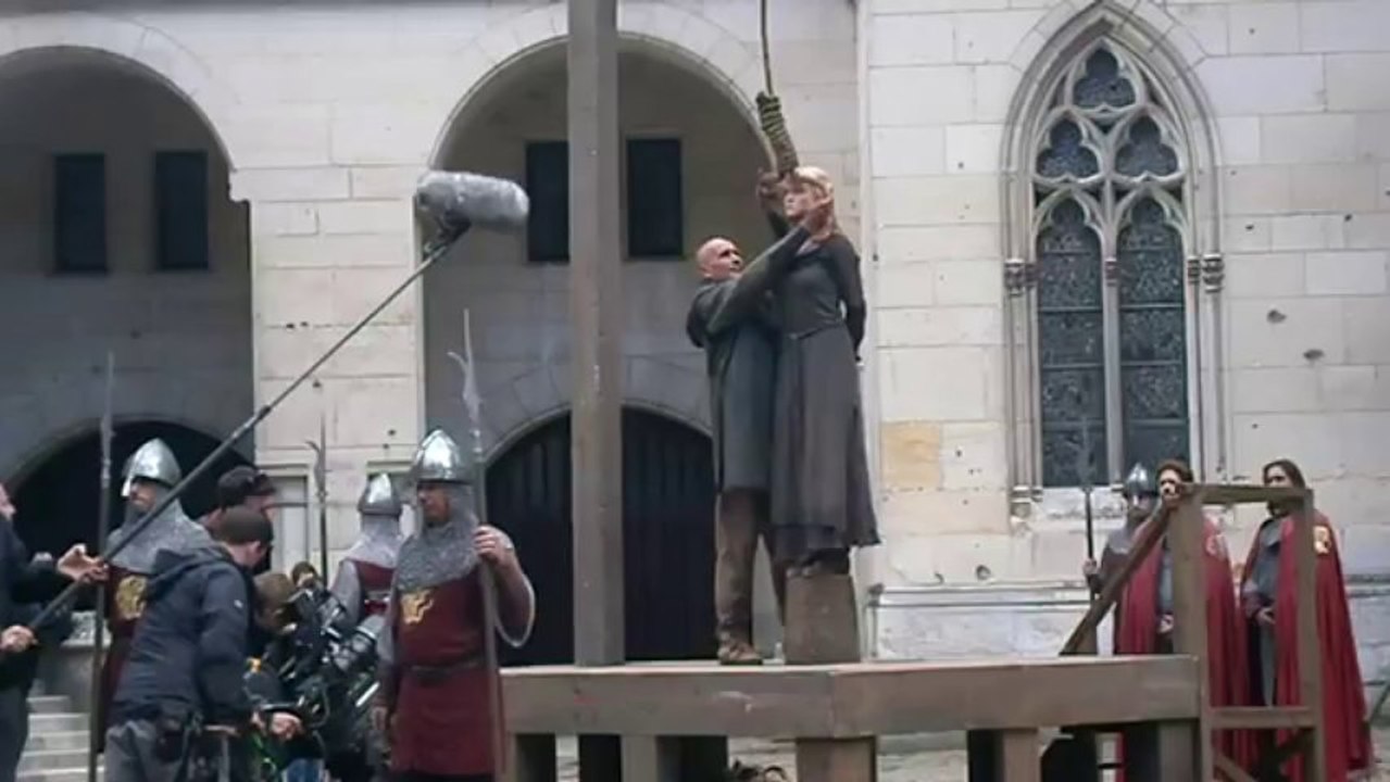 Merlin S5 _ SPOILERS _ Courtyard Hanging scenes _ Pierrefonds (12.09.2012)