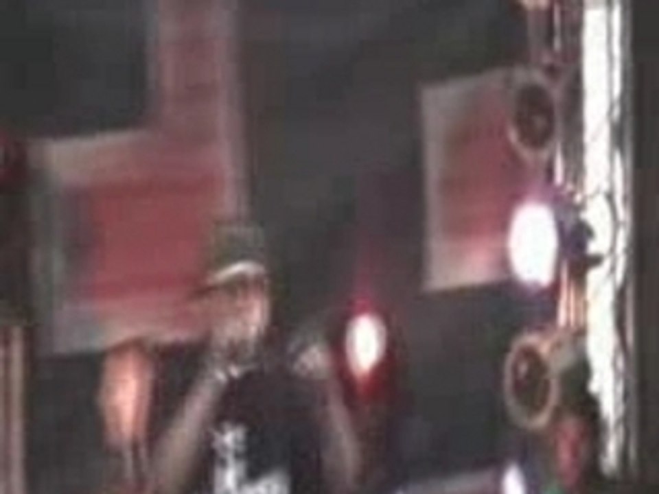 Samy Deluxe - 100 Bars Freestyle Live