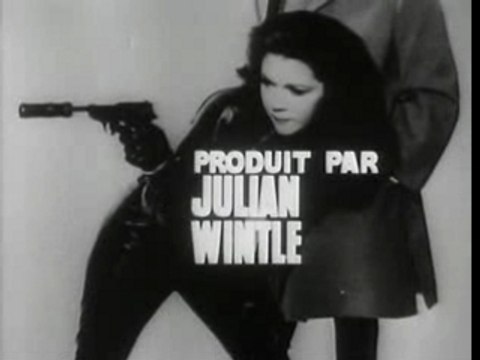 CHAPEAU MELON ET BOTTES DE CUIR