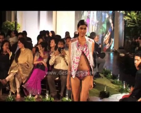 Awesome fashion show of spanish designers with Very Hottest Models & Aditi Rao haidari