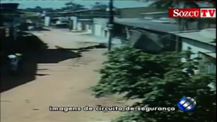 Sokaktaki evleri bir bir yuttu!