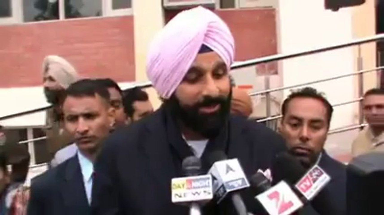 ਅੱਜ ਸ਼ਾਮ ਮੋਹਾਲੀ ਚ ਬਿਕਰਮਜੀਤ ਸਿੰਘ ਮਜੀਠੀਆ ਨੇ ਪੱਤਰਕਾਰਾਂ ਨਾਲ ਜਗਦੀਸ਼ ਭੋਲਾ ਬਾਰੇ ਕੀਤੀ ਵਿਸ਼ੇਸ਼ ਗੱਲਬਾਤ