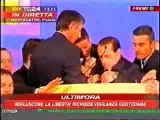 Berlusconi sviene durante un comizio