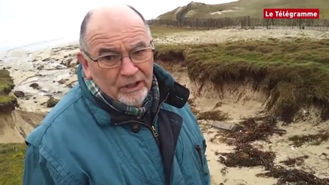 Plomeur (29). Une ancienne décharge mise au jour par la houle