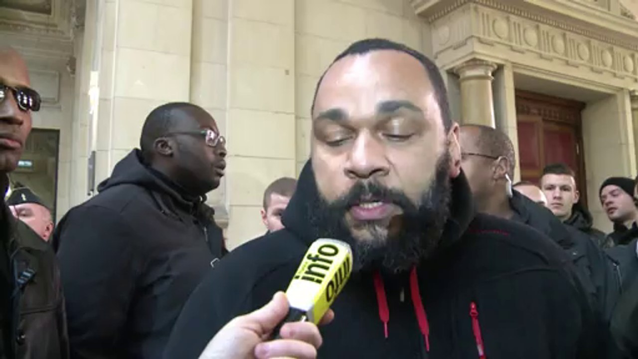 Keine bühne für faule judenwitze