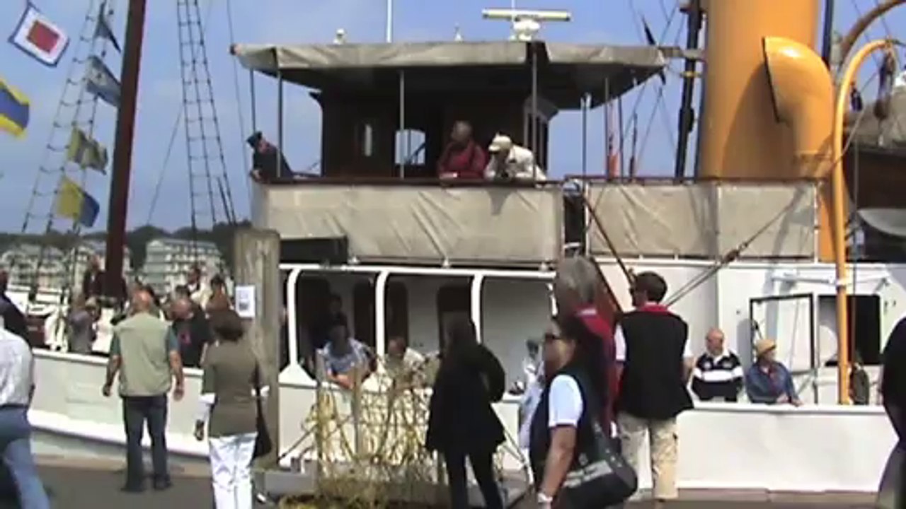 Flensburger Dampfrundum 2013 mit Dampflok, Diesellok, Lokomobile und einigen Dampfschiffen