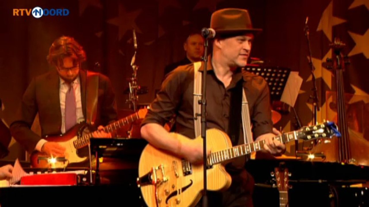 Bert Hadders - Elvis, keuning van de Bunermond (Live @ Nacht van Noord) - RTV Noord
