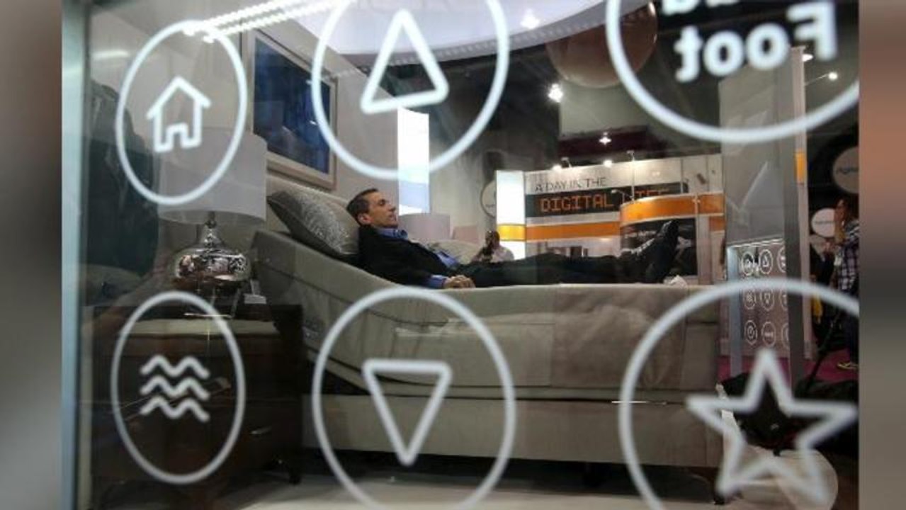 $8,000 Smart Bed at CES Features Anti-Snore, Voice-Command Features