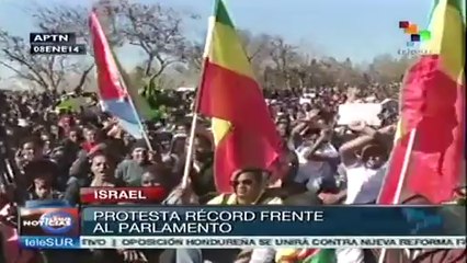 Descargar video: Inmigrantes africanos protesta en Tel Aviv