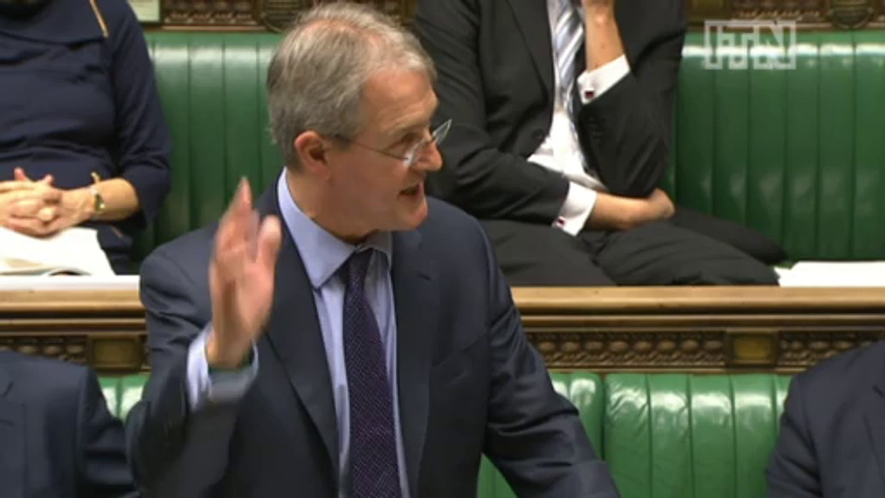 Commons clash over flood defences