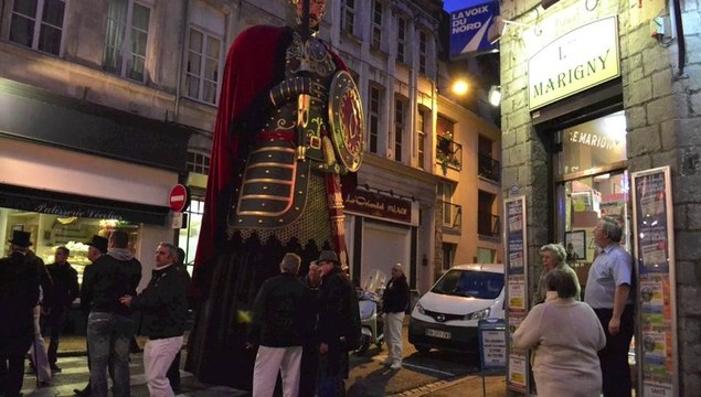 Inédit : M.Gayant sort dans les rues de Douai en janvier