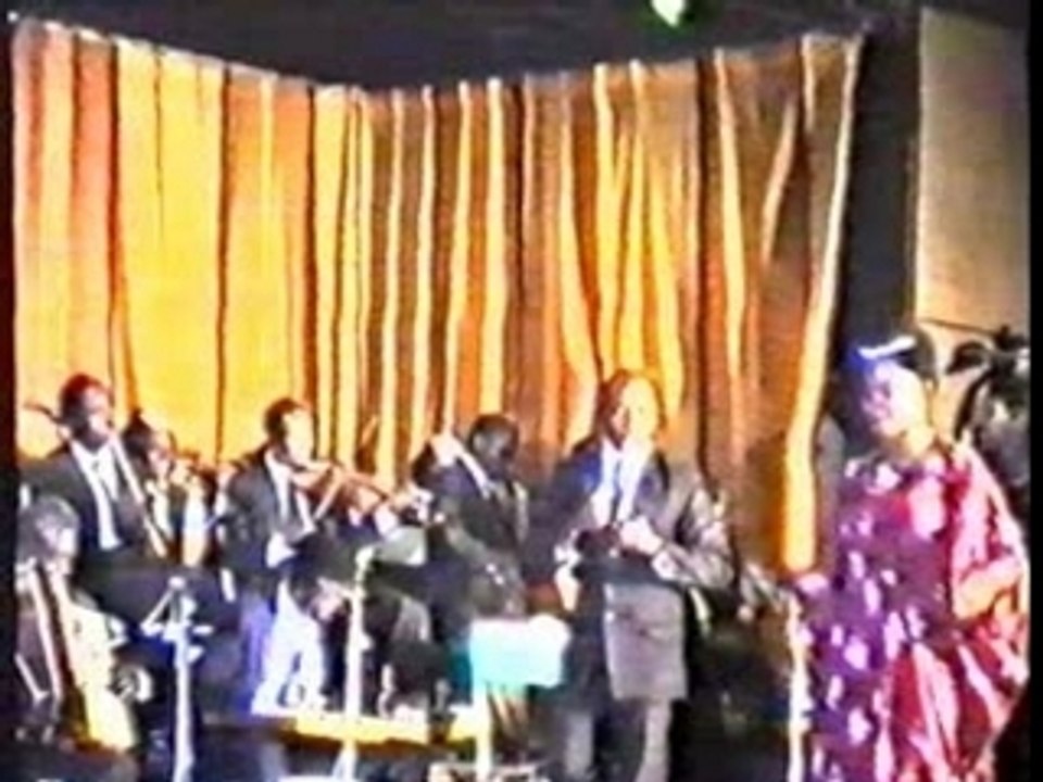 COMORES LES RAISS (Archive)