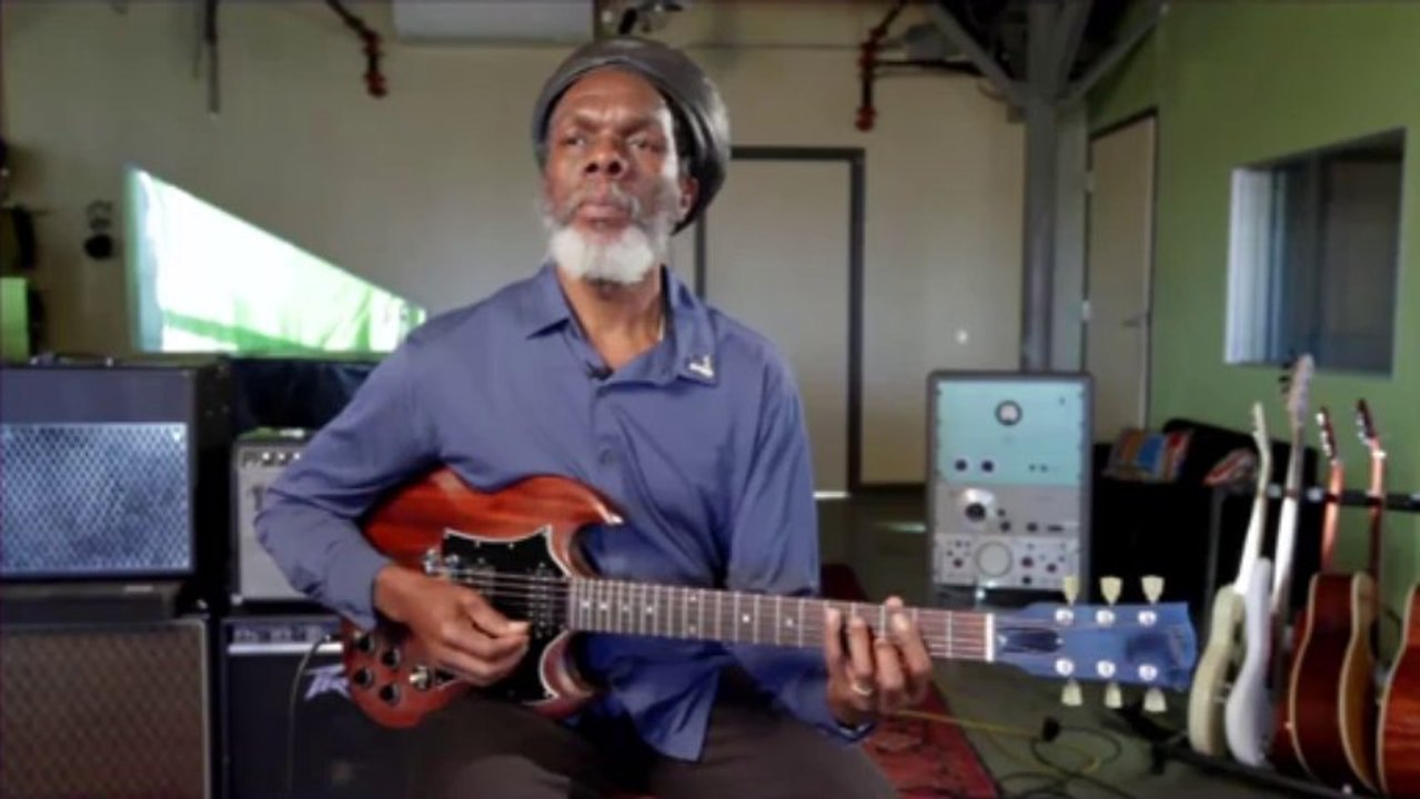 Reggae Guitar Lesson - Rhythm Guitar Tips and Chord Progressions with Steve Golding