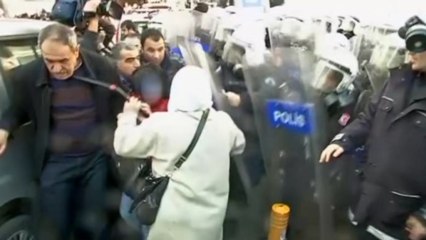 Kurds clash with police in Turkey