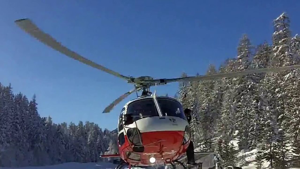 Jürg Denoth Heliswiss im Landeanflug in St. Moritz