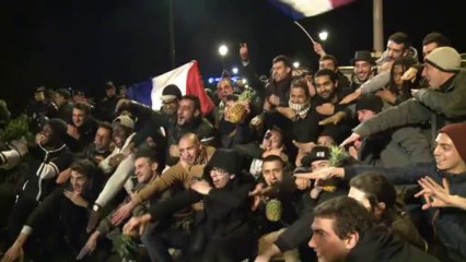 France bans 'anti-Semitic' Dieudonne tour, fans protest