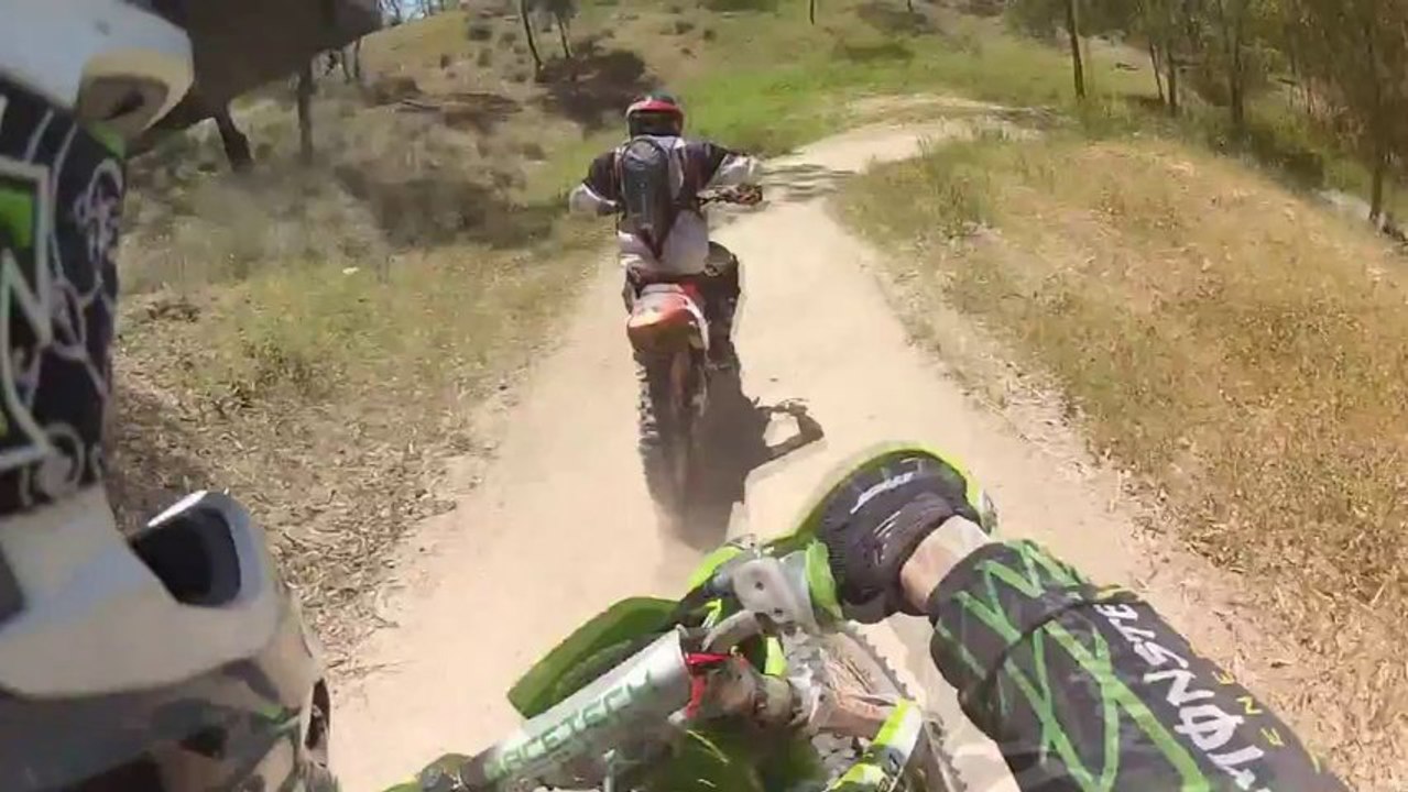 Kawasaki KX 125 Trail Blazing   CRASH