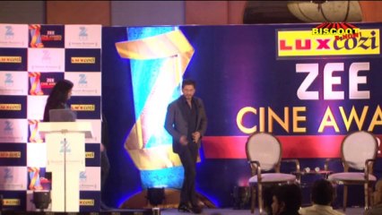 SRK: The entertaining host!