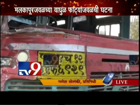 LIVE ST Bus & Container Accident,4 Students DEAD,Buldhana-TV9 EXCLUSIVE