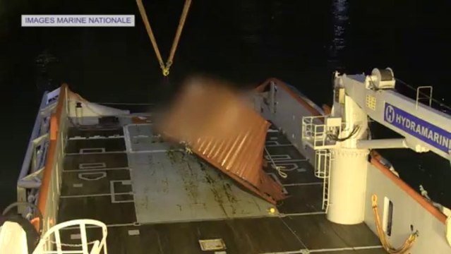 Maersk Stepnica. Récupération du conteneur à la dérive