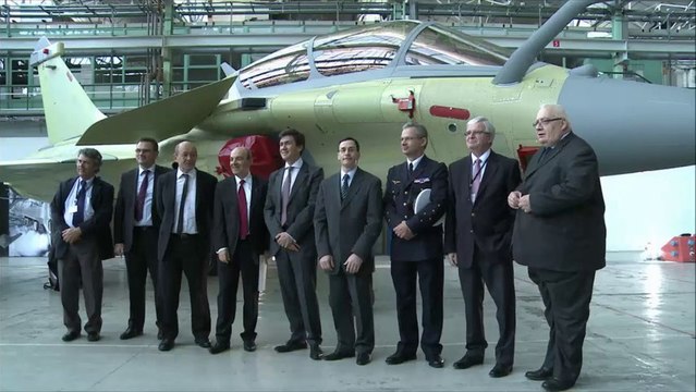 Remise du contrat de développement du standard F3 R pour le RAFALE - Dassault Aviation