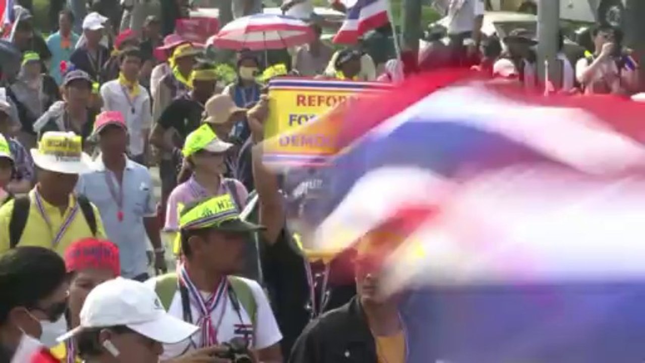 Schutzwesten und Heilkräuter: Thailands Opposition rüstet sich