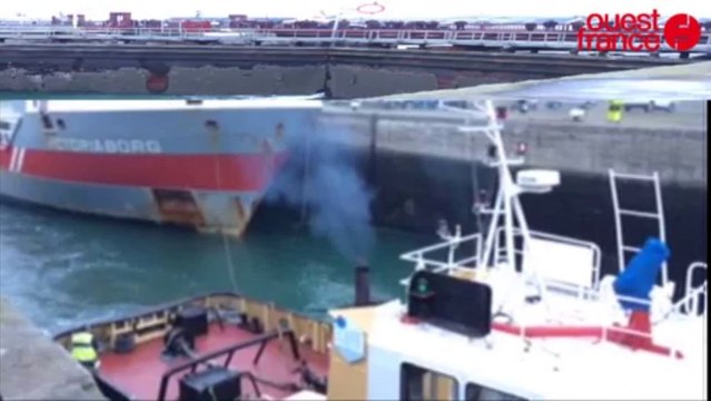 Le Victoriaborg entre dans le port de Saint-Malo