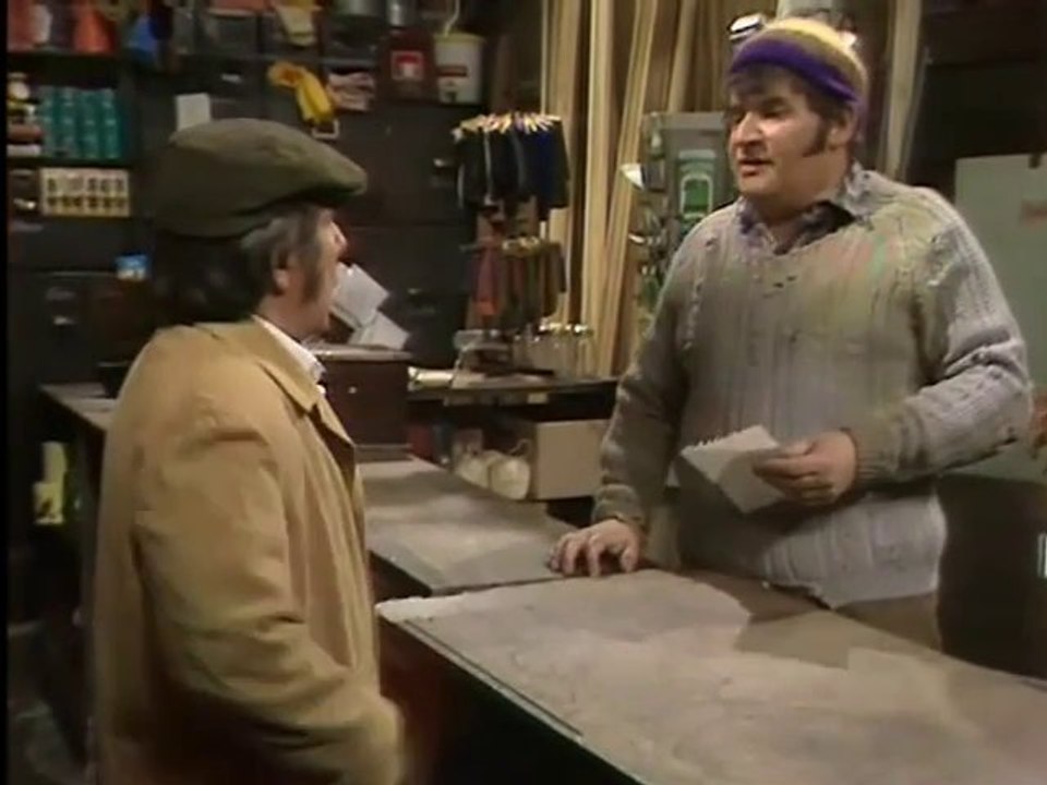 The Two Ronnies Four Candles Sketch [1976] video Dailymotion