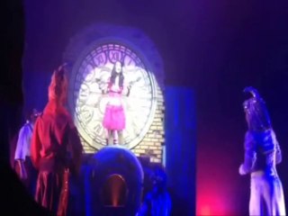 Nuria Fergó en su debut como actriz teatral con el musical "Lucía, la maga"