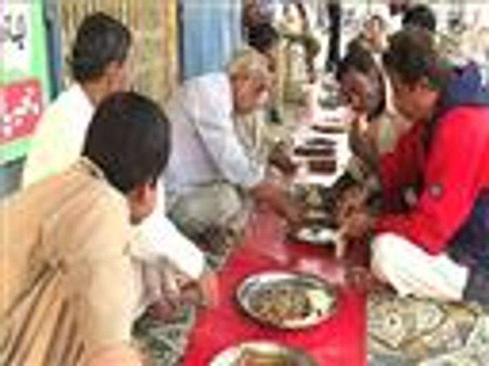 مبادرة لإطعام فقراء كراتشي بباكستان