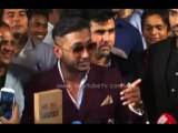 Yo Yo Honey Singh won best singer male award at 4th Big Star Entertainment Awards 2013
