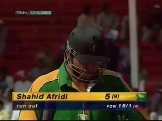 Nasty Collision Shahid Afridi knocks down Nayan Mongia India v Pakistan at Sharjah 1999
