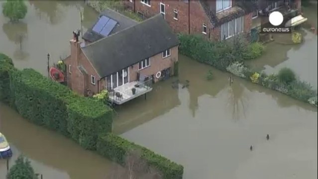Southern England braced for further floods over weekend